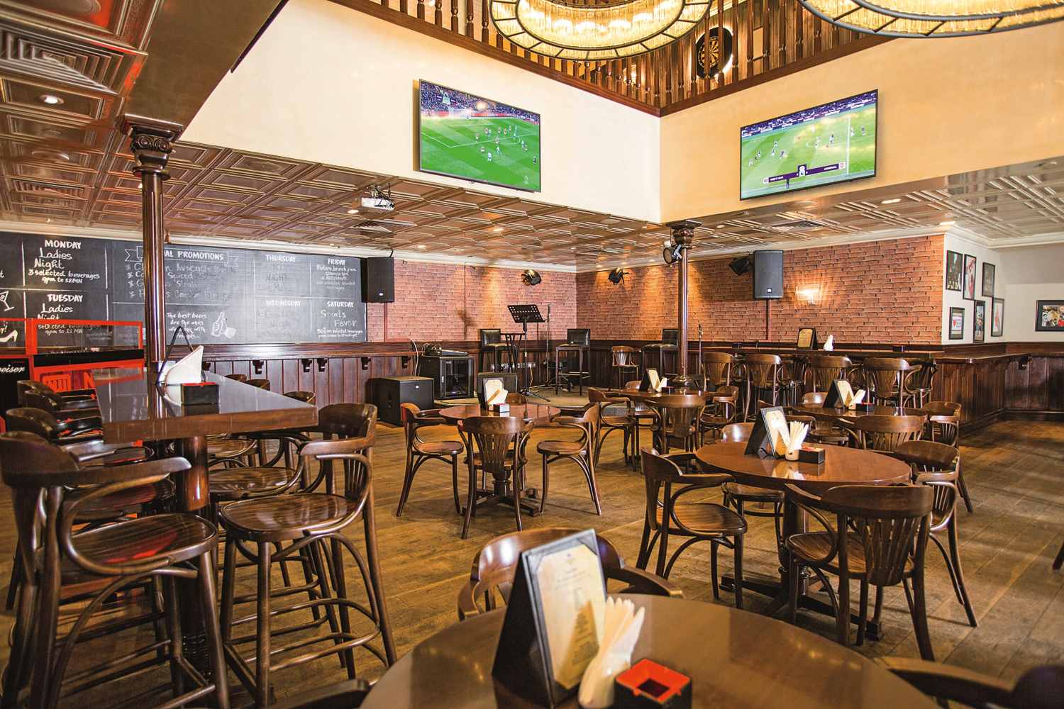 Porters English Pub in Abu Dhabi | Bar & Pub Reviews | Nightlife | Time ...