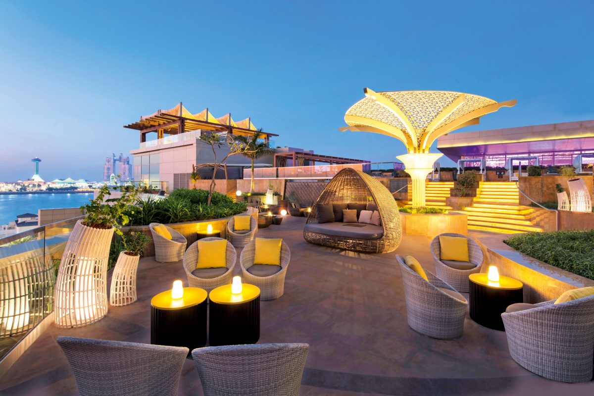 Azura Panoramic Lounge